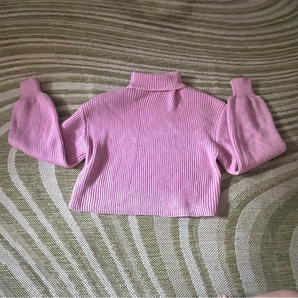 💗Superdown/Revolve Cropped Sweater💗